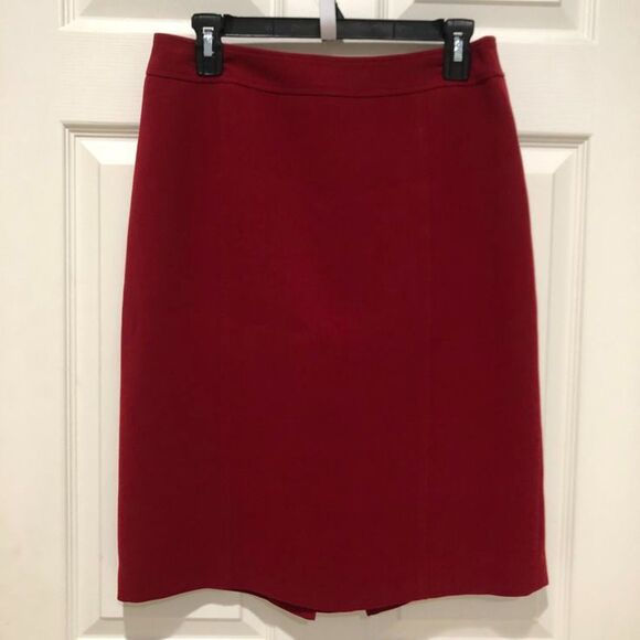 Studio Tahari Red Skirt with Kick Pleats in Back Size 8 - Picture 3 of 11